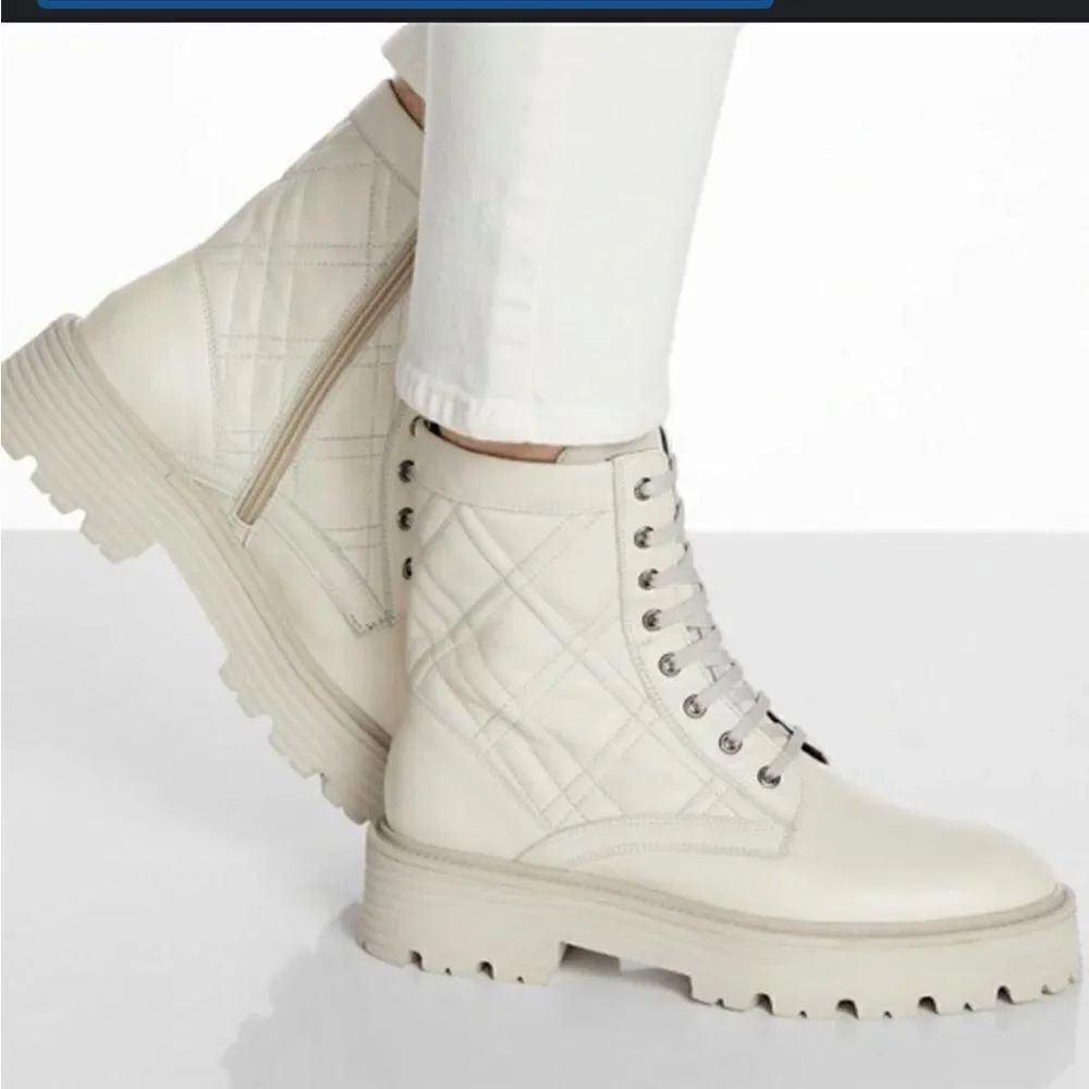 La Canadienne‎ Yasmine Quilted Leather Lace Up Bootie in Cream Size 7 NWOB
